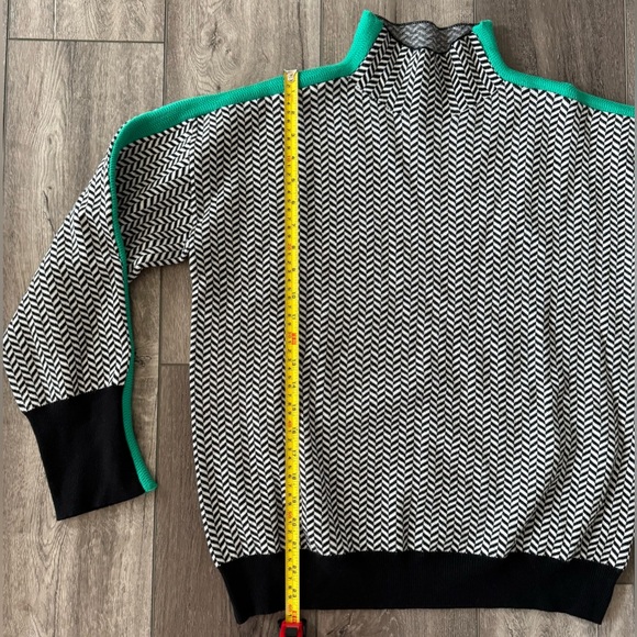 Cezele High Turtleneck Sweater Pullover Women’s Large Black White Chevron Stripe - Picture 2 of 11